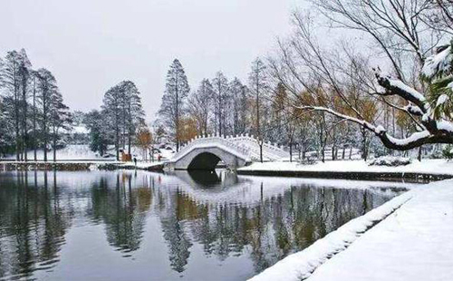 武漢下雪時(shí)間2020_武漢春節(jié)會(huì)下雪嗎_武漢雪景